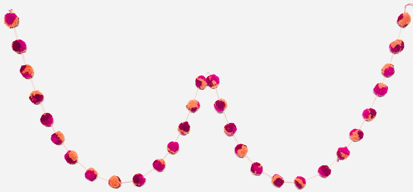 Giftsland • Wool Pompom Garland - red