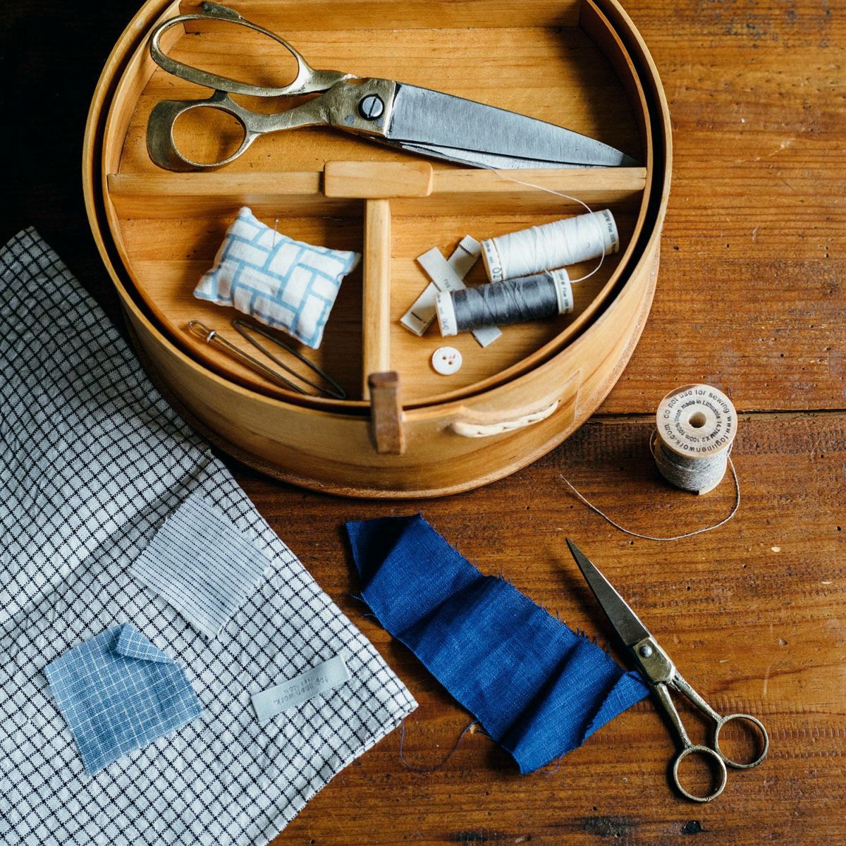 Fog Linen Work • Brass Handle Scissors (L)