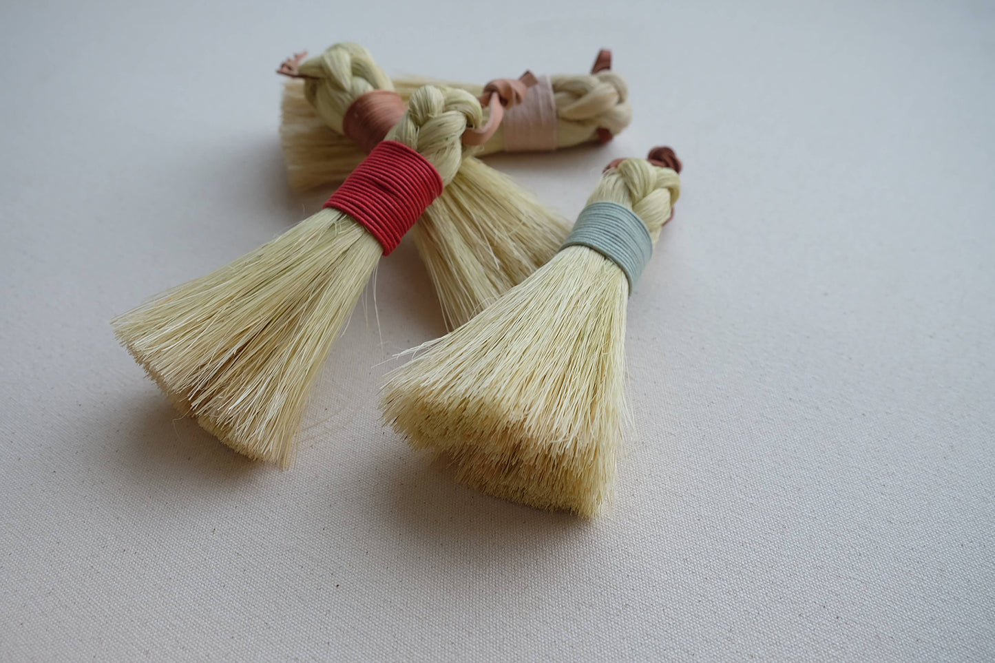 Sweven • Braided Hand Broom (3 colors)