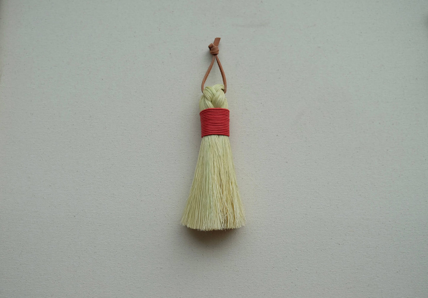 Sweven • Braided Hand Broom (3 colors)