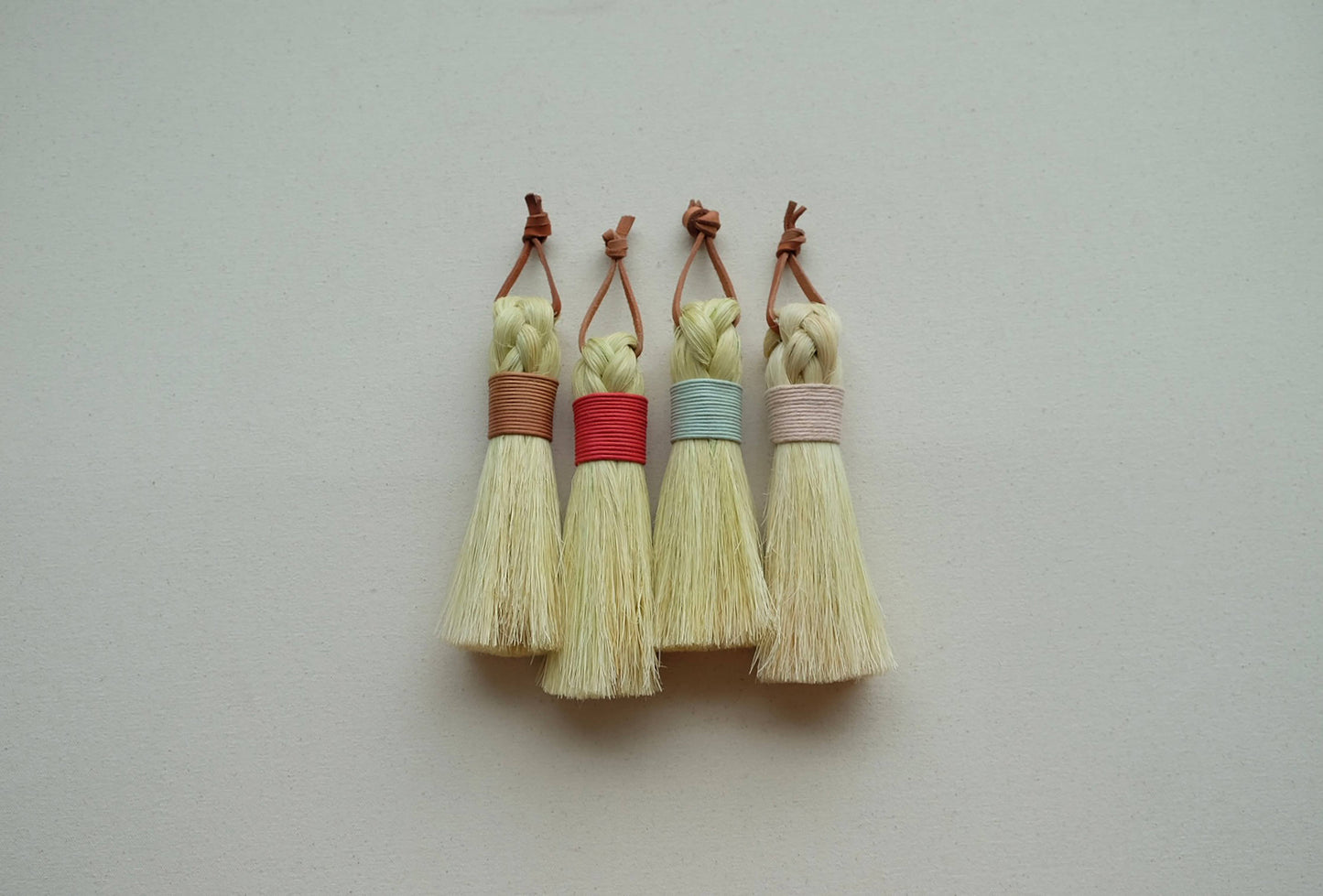 Sweven • Braided Hand Broom (3 colors)