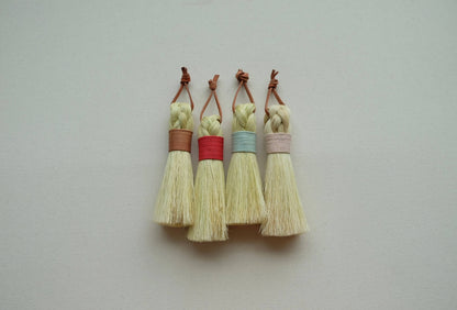 Sweven • Braided Hand Broom (3 colors)