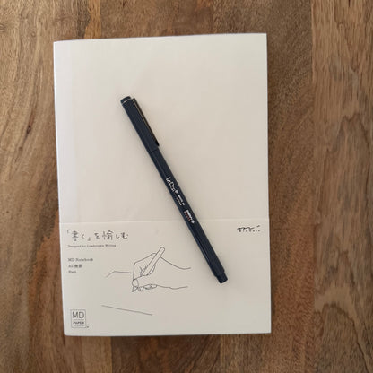 Marvy Uchida • Le Pen - Dark Grey