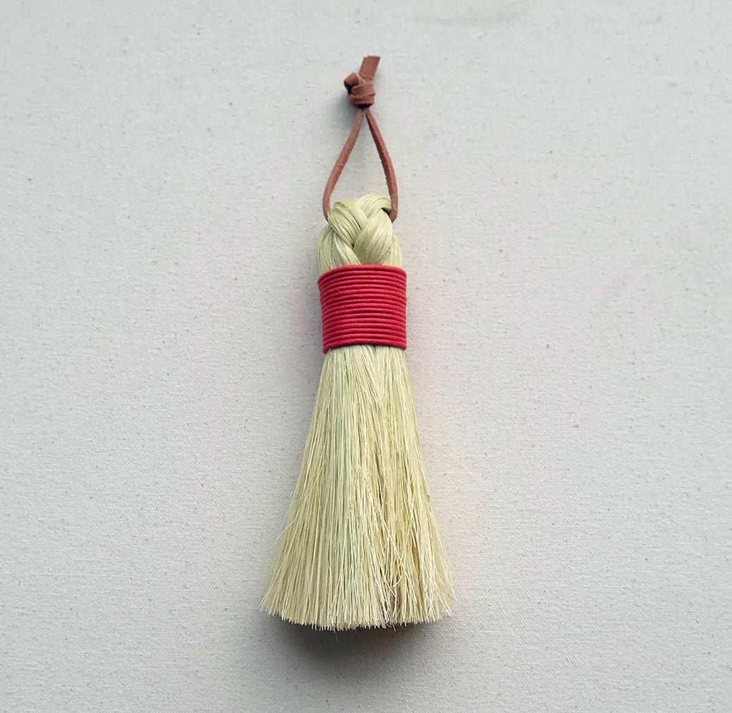 Sweven • Braided Hand Broom